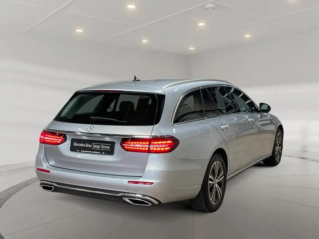 Mercedes-Benz E 220 MBUX Avantgarde - Thumbnail 2