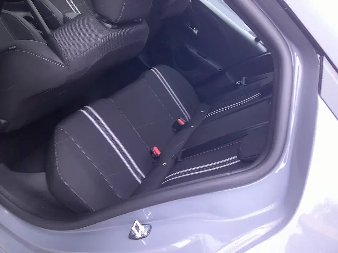 Opel Corsa 1.2 GS - Thumbnail 8