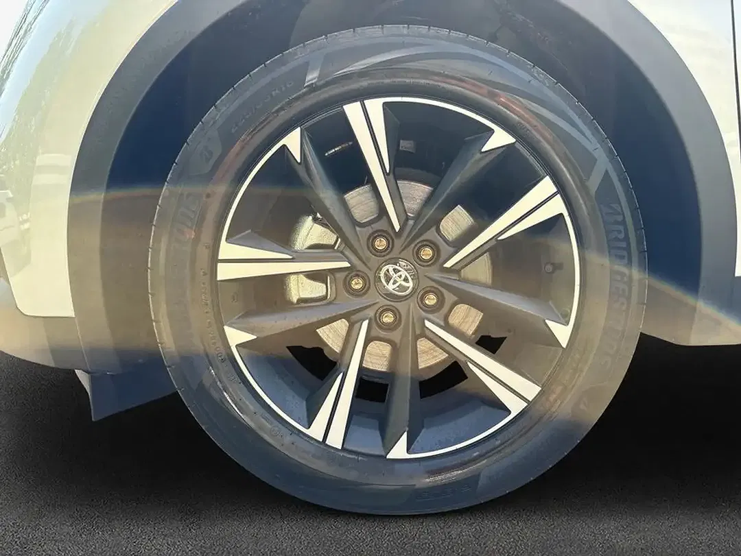 Toyota C-HR Hybrid Teamplayer - Thumbnail 7