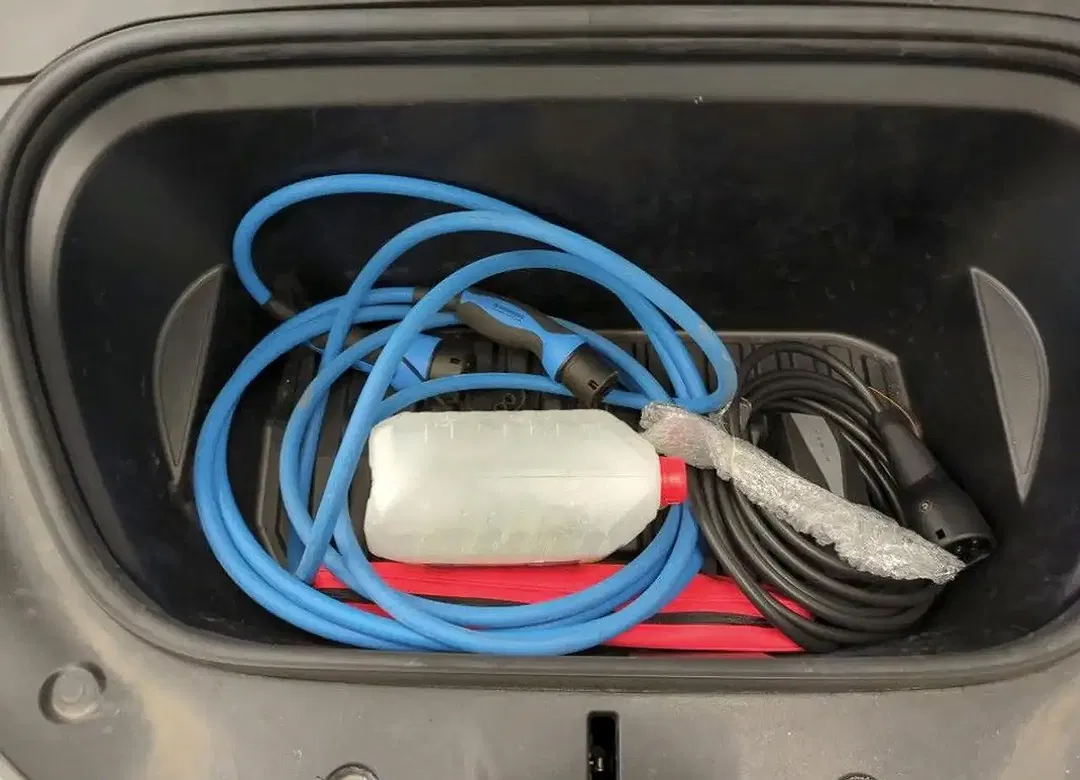 Tesla Model Y AWD Dual Motor Long Range - Thumbnail 10