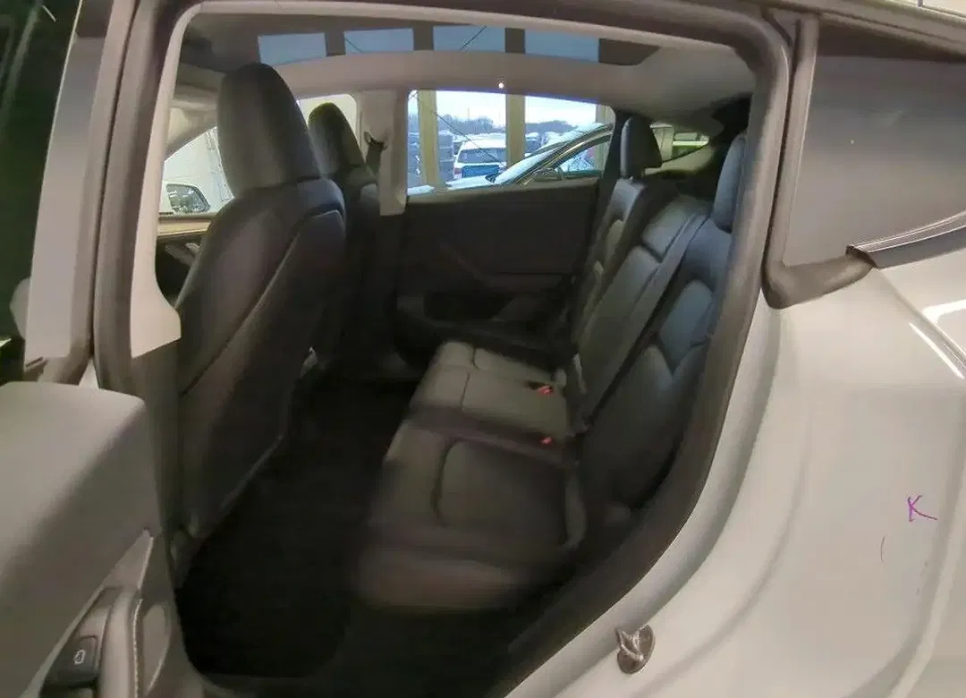 Tesla Model Y AWD Dual Motor Long Range - Thumbnail 11