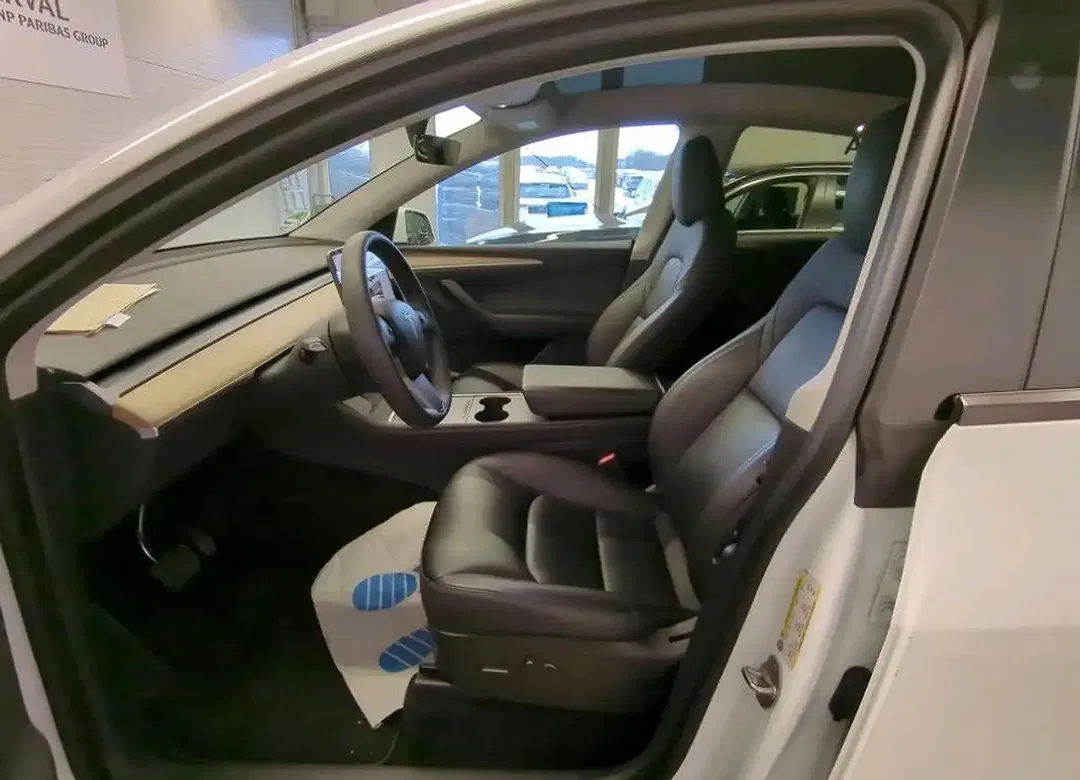 Tesla Model Y AWD Dual Motor Long Range - Thumbnail 12