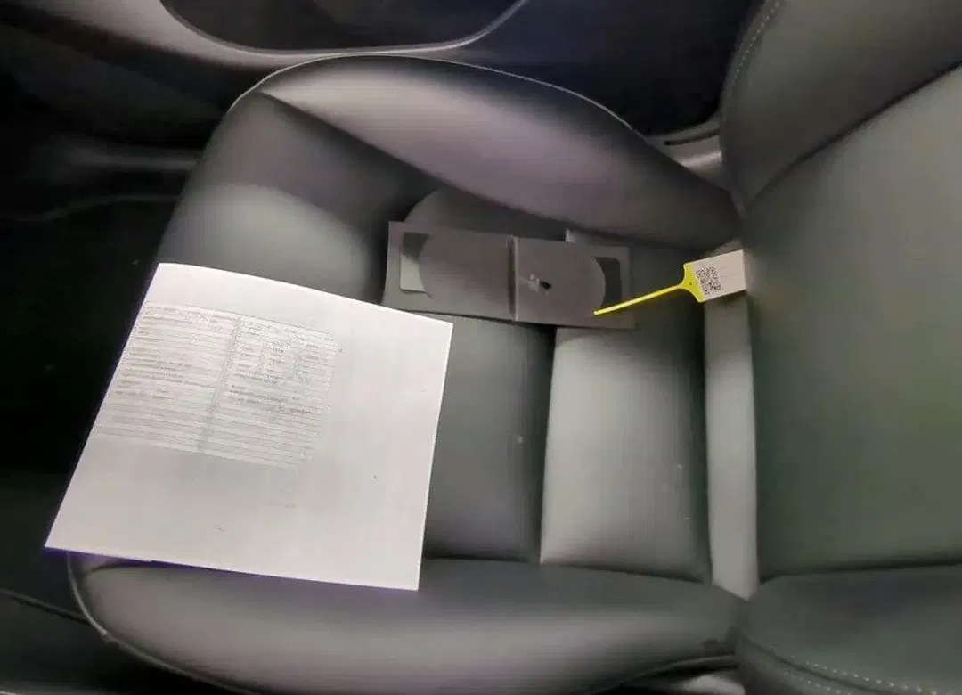 Tesla Model Y AWD Dual Motor Long Range - Thumbnail 4