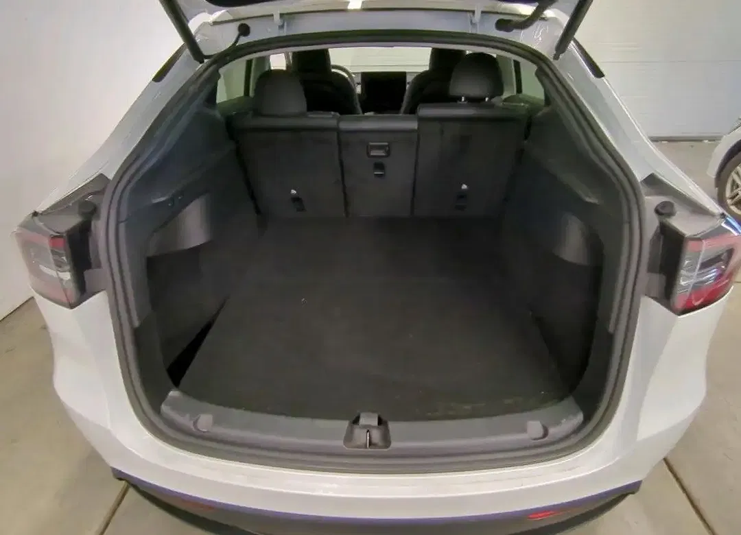 Tesla Model Y AWD Dual Motor Long Range - Thumbnail 7