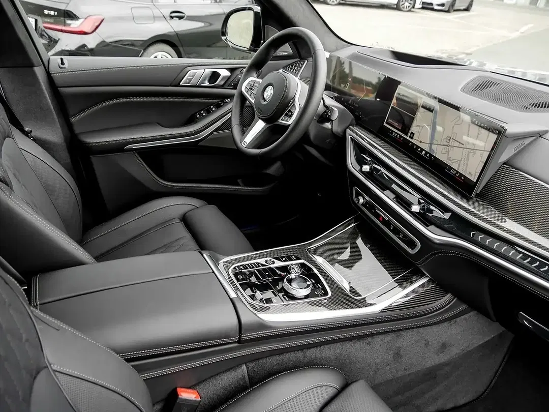 BMW X7 xDrive M Sport - Thumbnail 3