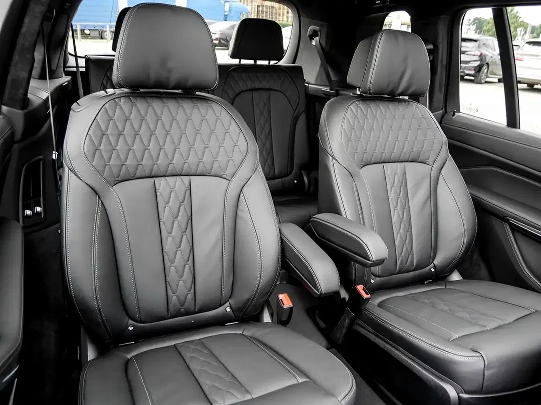 BMW X7 xDrive M Sport - Thumbnail 4