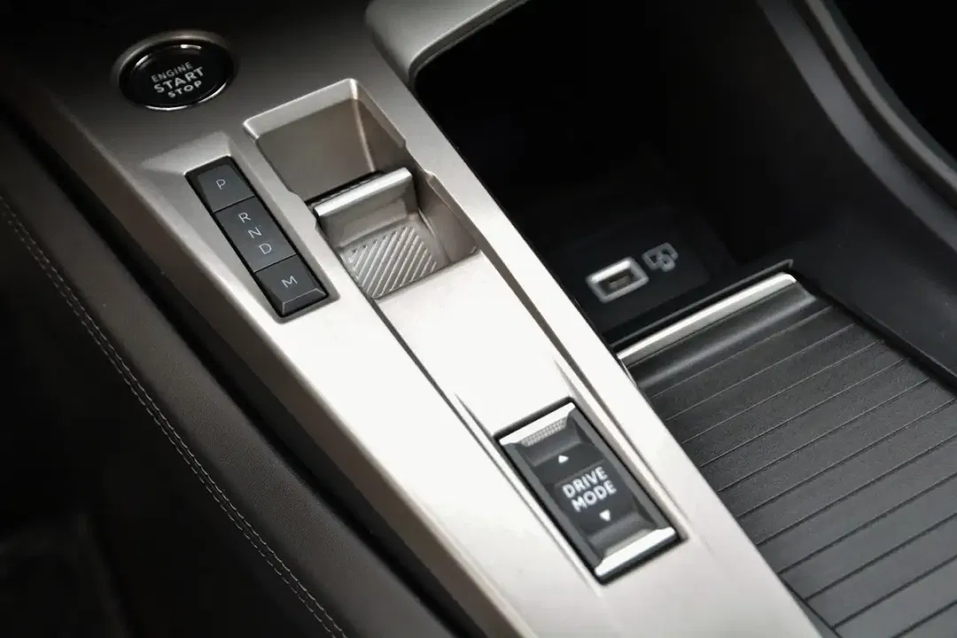 Peugeot 408 PureTech - Thumbnail 13