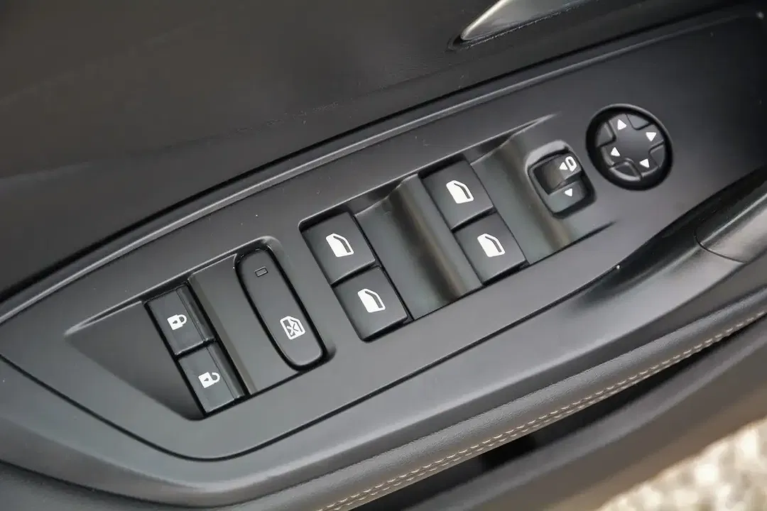 Peugeot 408 PureTech - foto 15