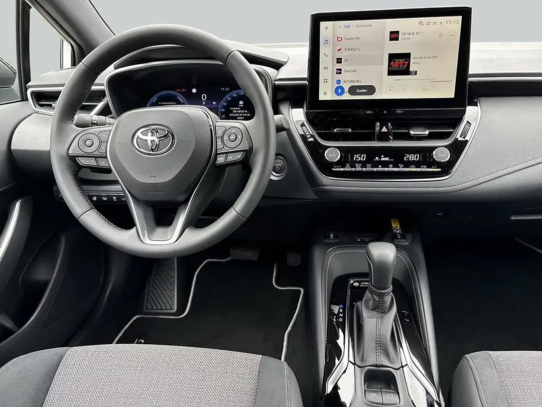 Toyota Corolla Hybrid - Thumbnail 13