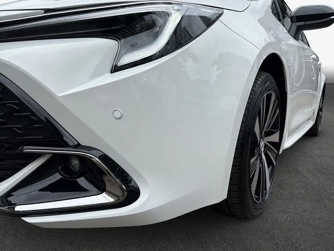 Toyota Corolla Hybrid - Thumbnail 6