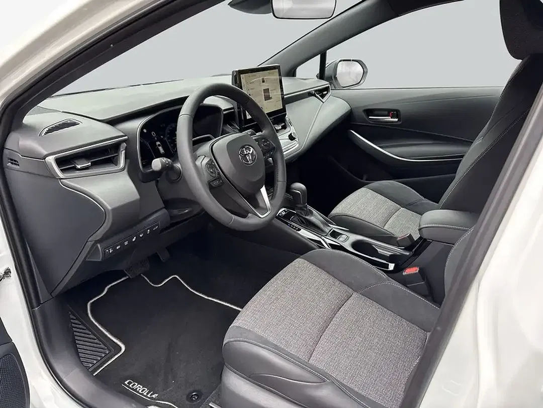 Toyota Corolla Hybrid - Thumbnail 9