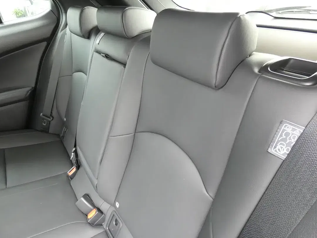 Lexus UX 250h Hybrid - Thumbnail 11