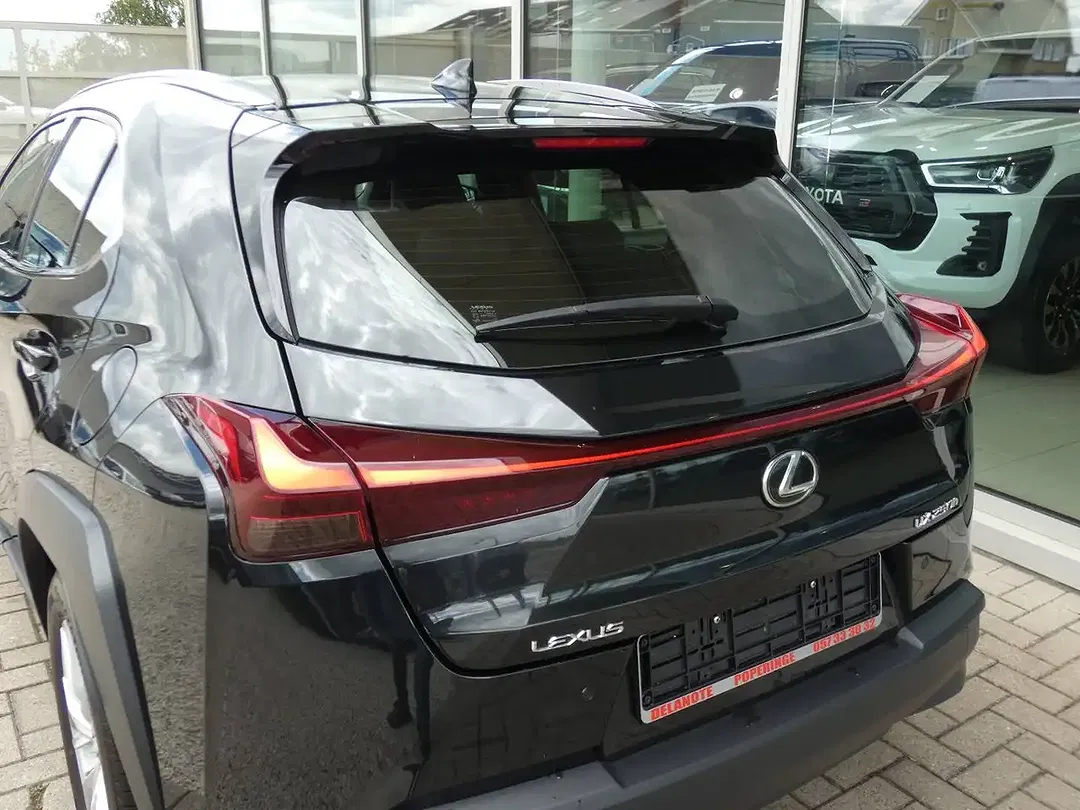 Lexus UX 250h Hybrid - Thumbnail 6
