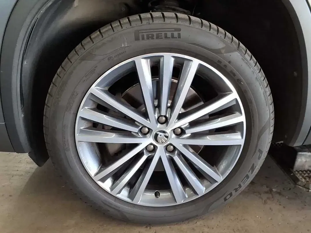 Skoda Kodiaq 2.0 TDI 4x4 L&K - Thumbnail 9