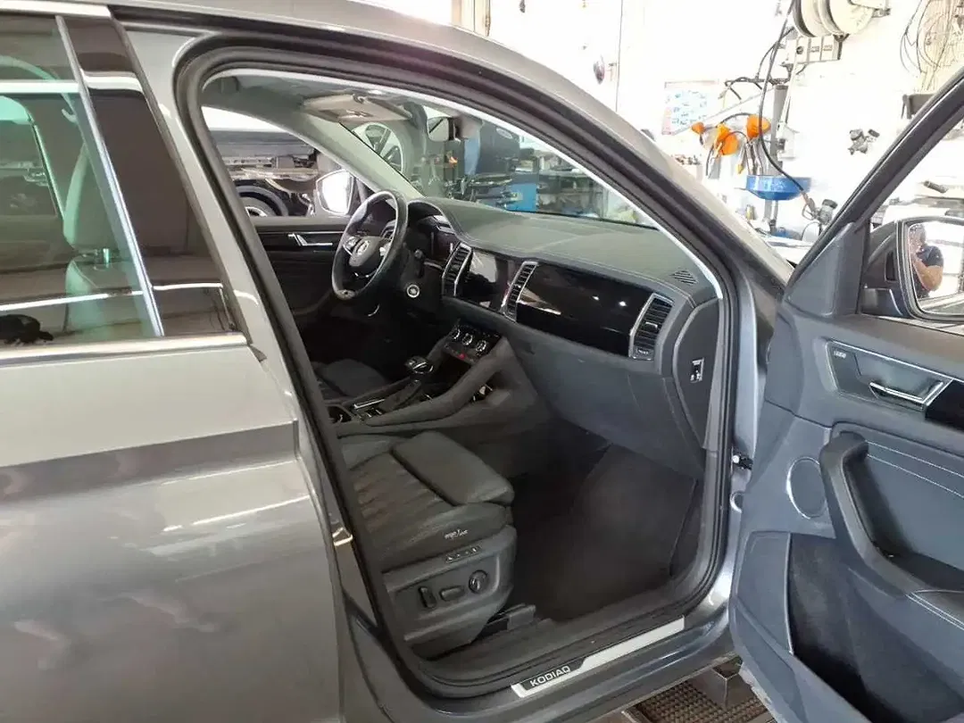 Skoda Kodiaq 2.0 TDI 4x4 L&K - Thumbnail 6