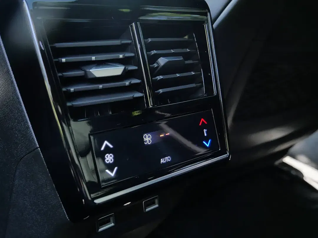 DS Automobiles DS 7 - Thumbnail 10