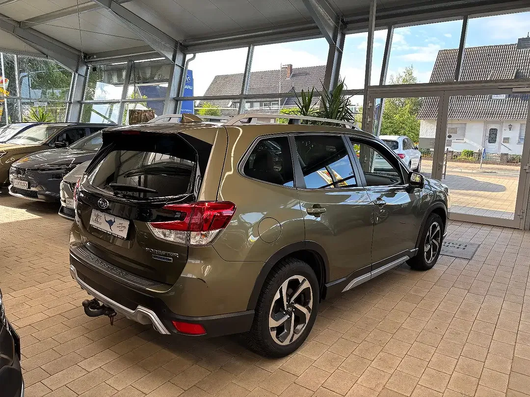 Subaru Forester Platinum - Thumbnail 4