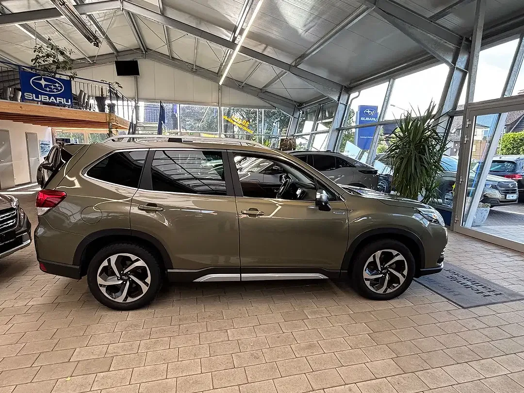 Subaru Forester Platinum - Thumbnail 5