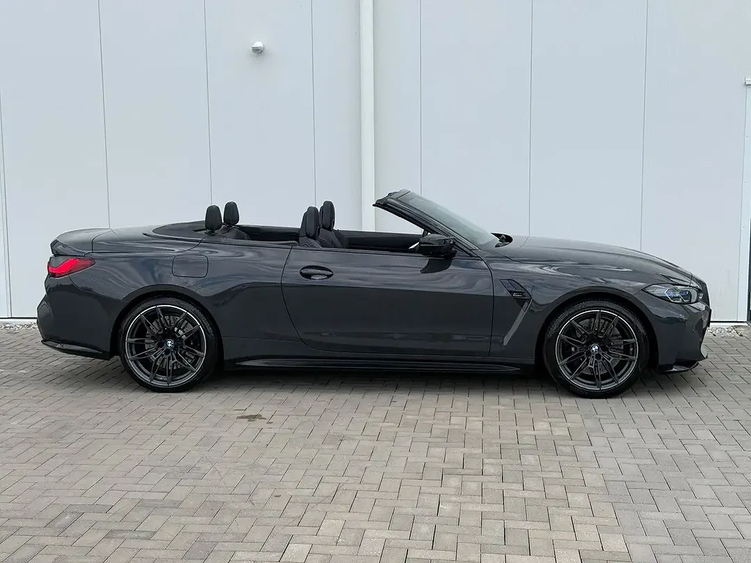 BMW M4 Competition Convertible - Thumbnail 4