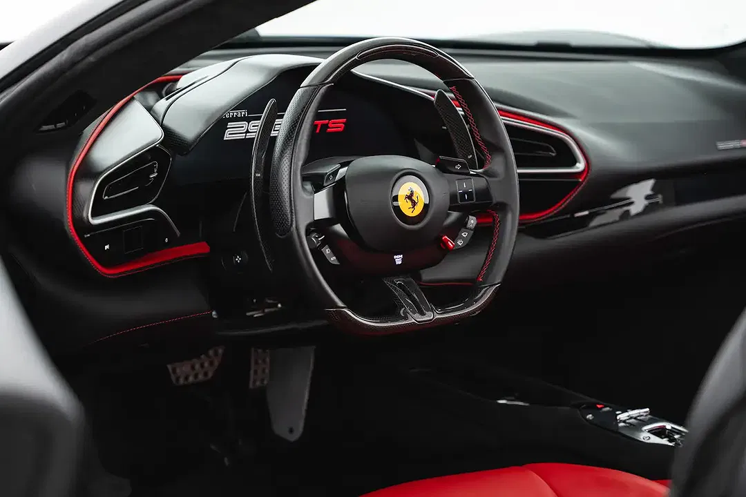 Ferrari 296 GTS - foto 15
