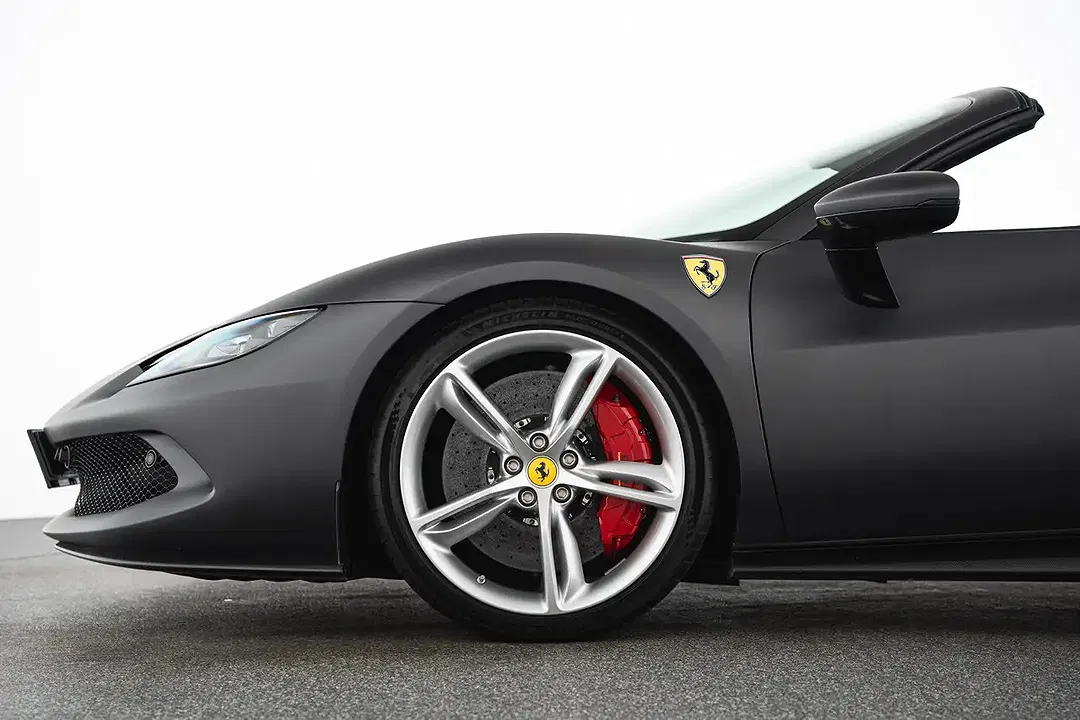 Ferrari 296 GTS - Thumbnail 9