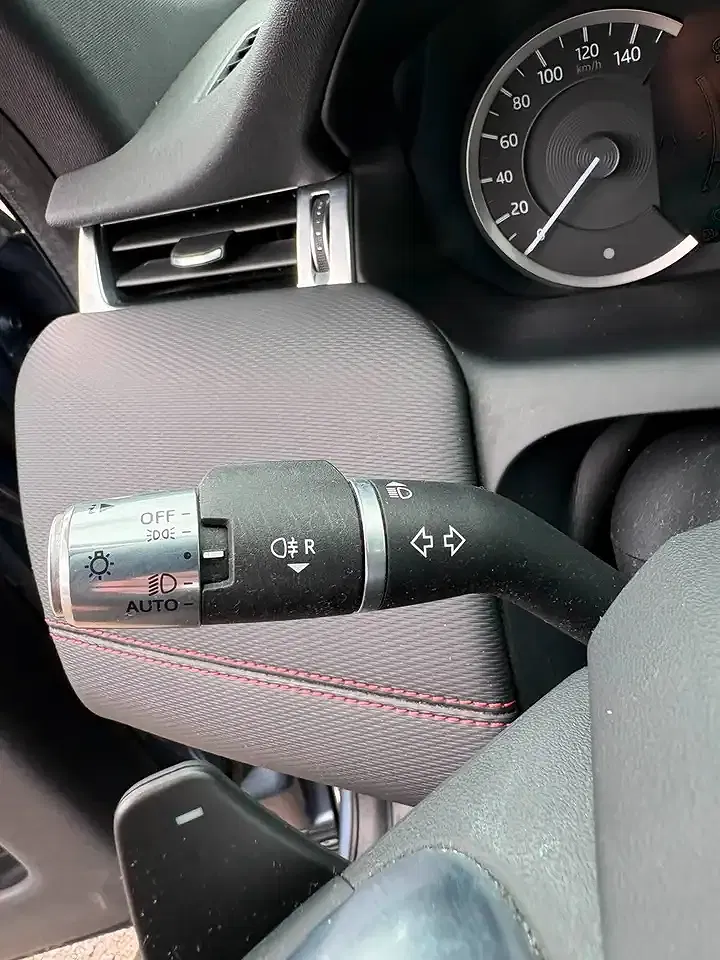 Land Rover Discovery Sport P200 2.0 4x4 MHEV R-Dynamic - Thumbnail 10