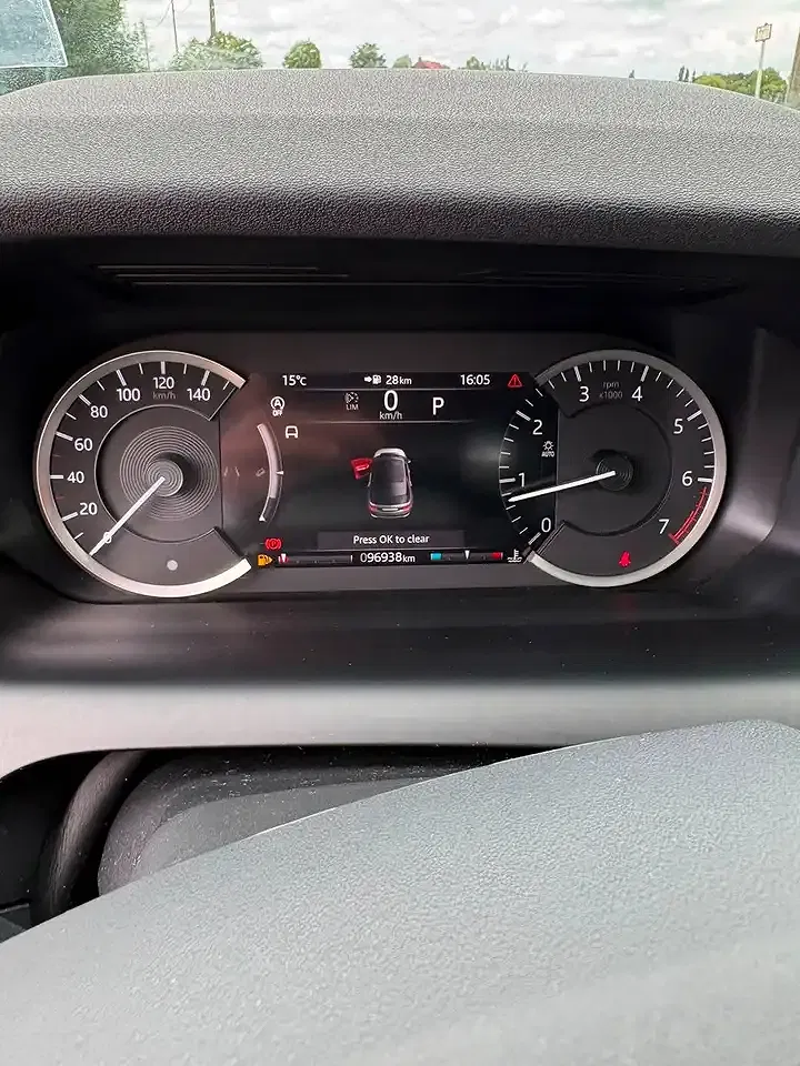 Land Rover Discovery Sport P200 2.0 4x4 MHEV R-Dynamic - Thumbnail 12