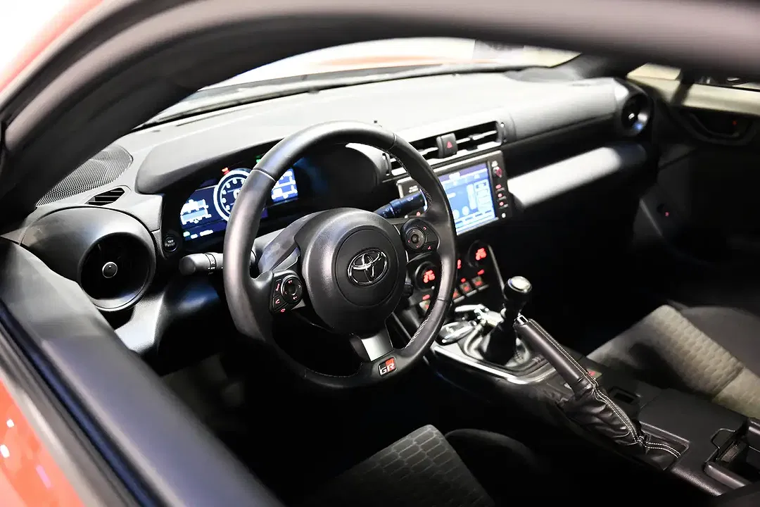 Toyota GR86 - Thumbnail 12