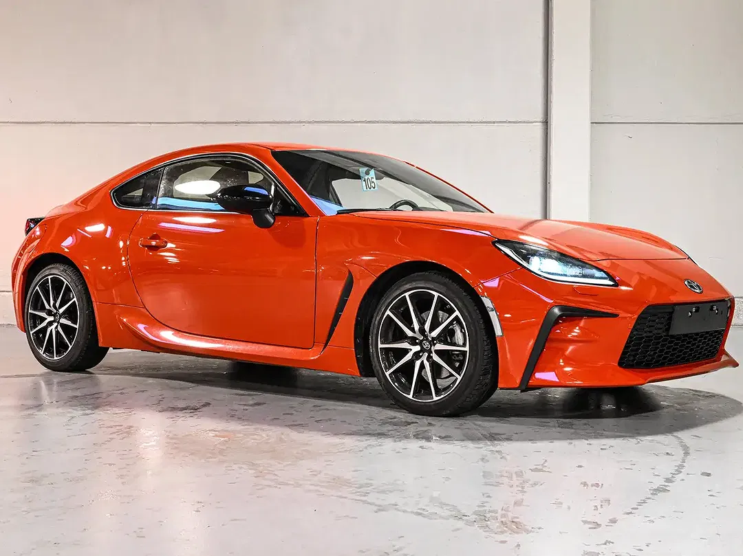 Toyota GR86 - Thumbnail 4