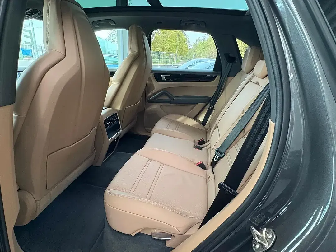 Porsche Cayenne E-Hybrid - Thumbnail 13