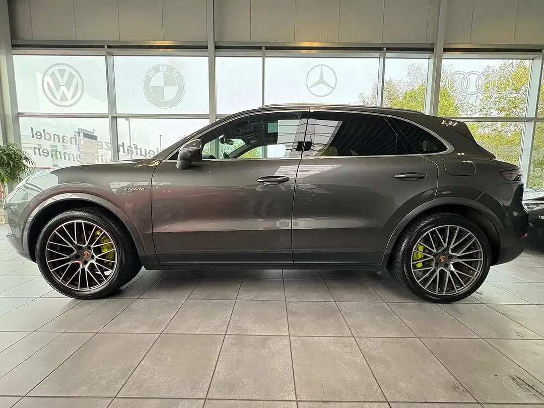 Porsche Cayenne E-Hybrid - Thumbnail 5