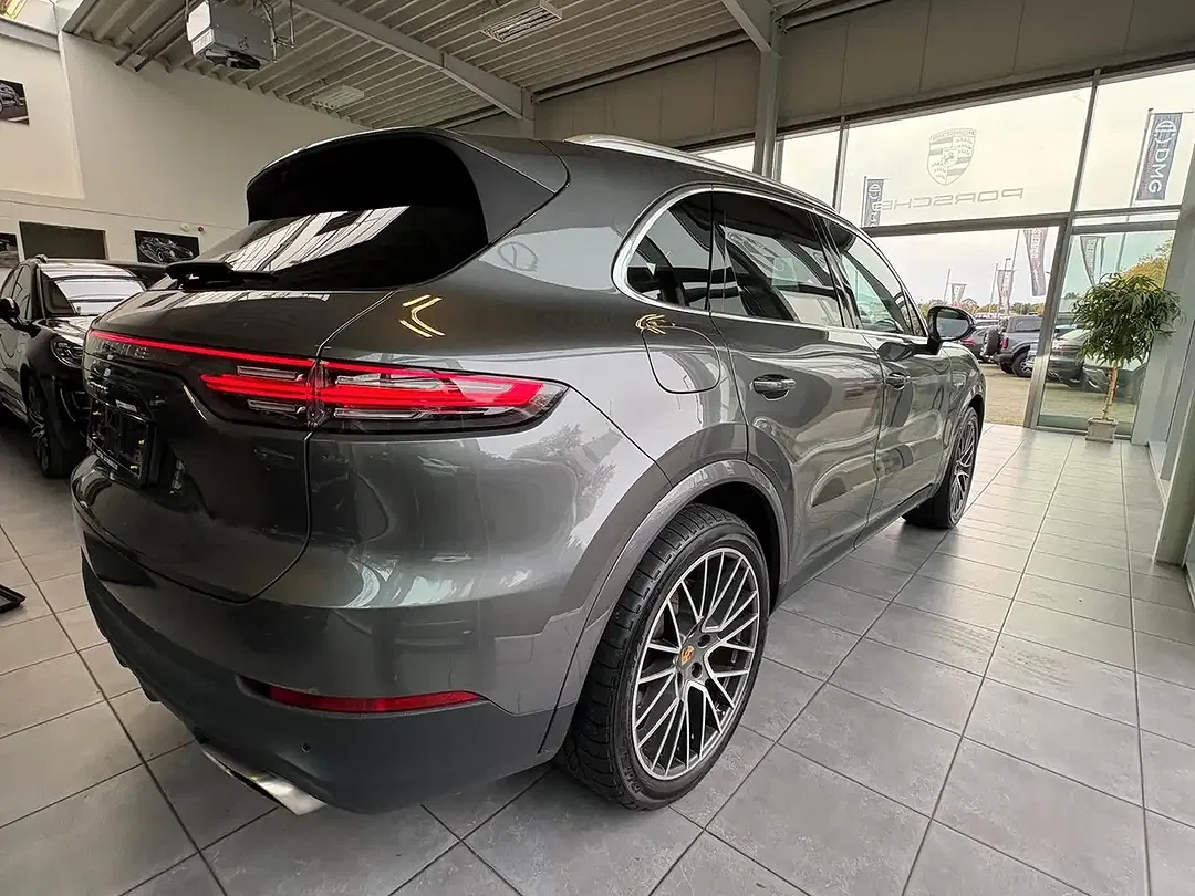Porsche Cayenne E-Hybrid - Thumbnail 8