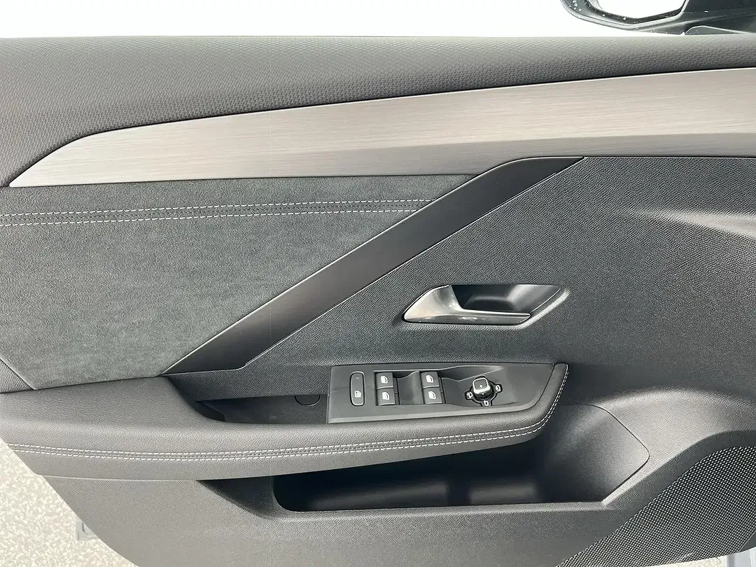Opel Astra Hybrid 1.2 GS - Thumbnail 10