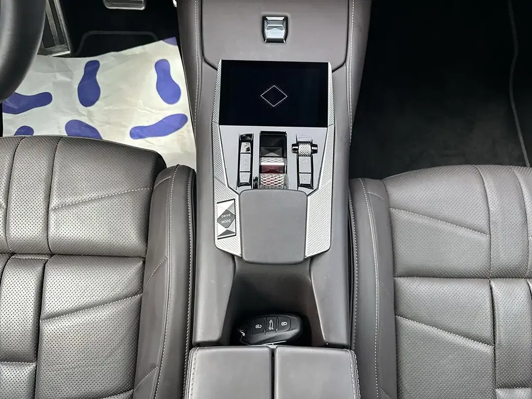 DS Automobiles DS 4 - Thumbnail 11