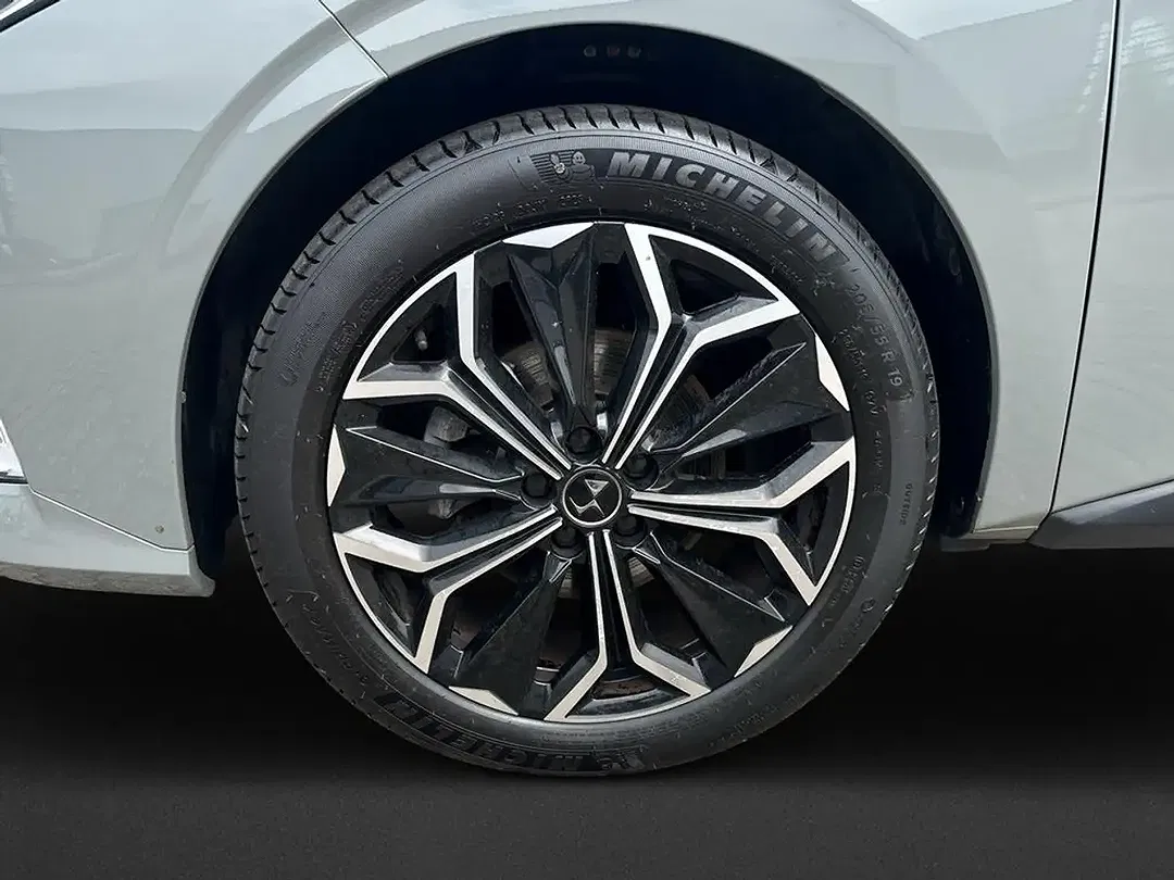DS Automobiles DS 4 - Thumbnail 5