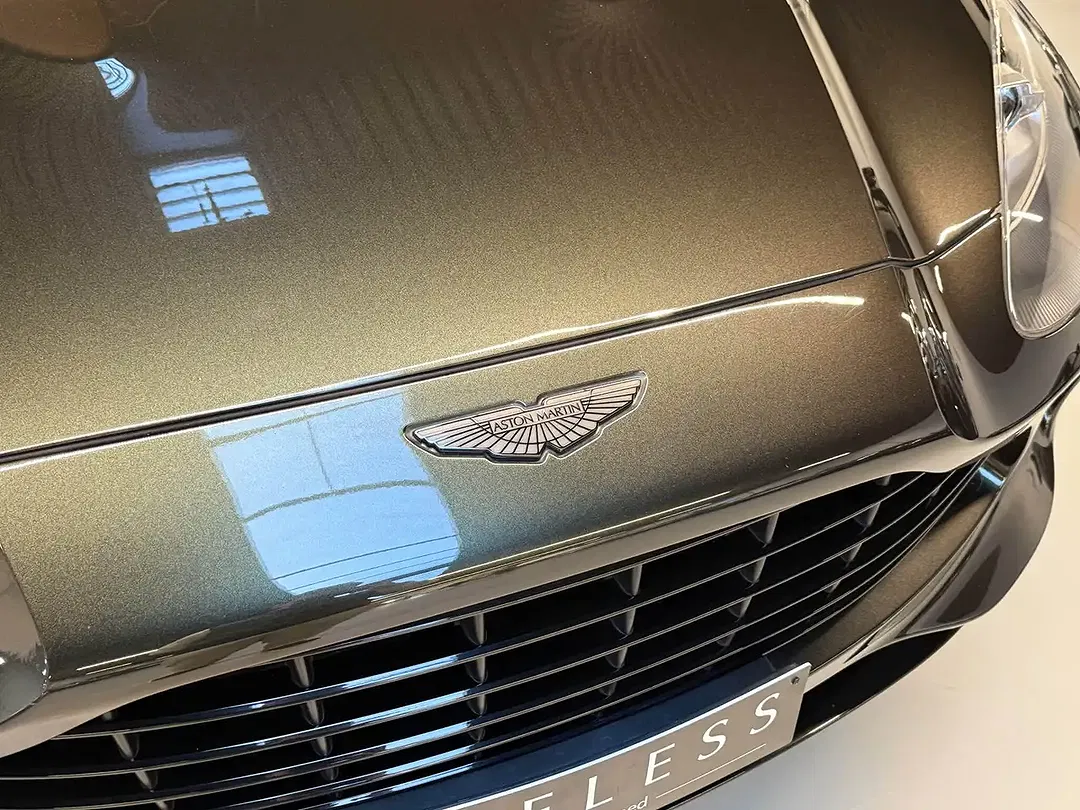 Aston Martin DBX V8 - Thumbnail 11