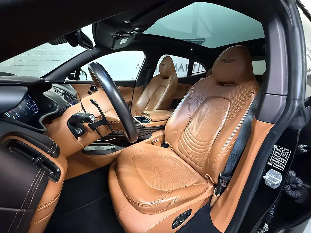 Aston Martin DBX V8 - foto 15