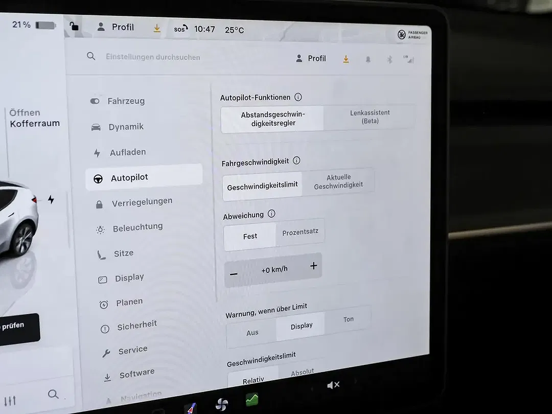 Tesla Model Y RWD - Thumbnail 17