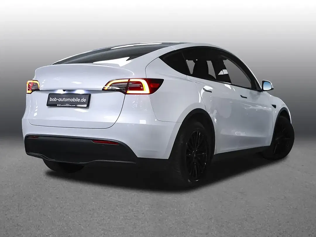 Tesla Model Y RWD - foto 2