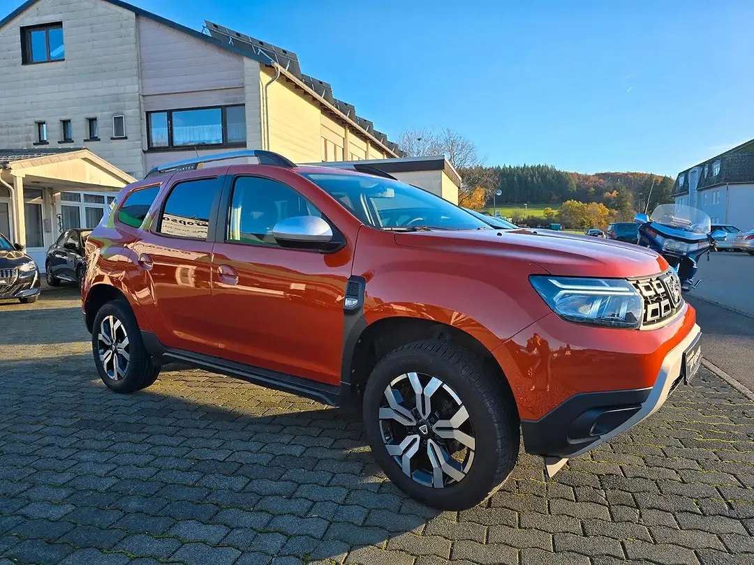 Dacia Duster TCe Prestige - Thumbnail 3