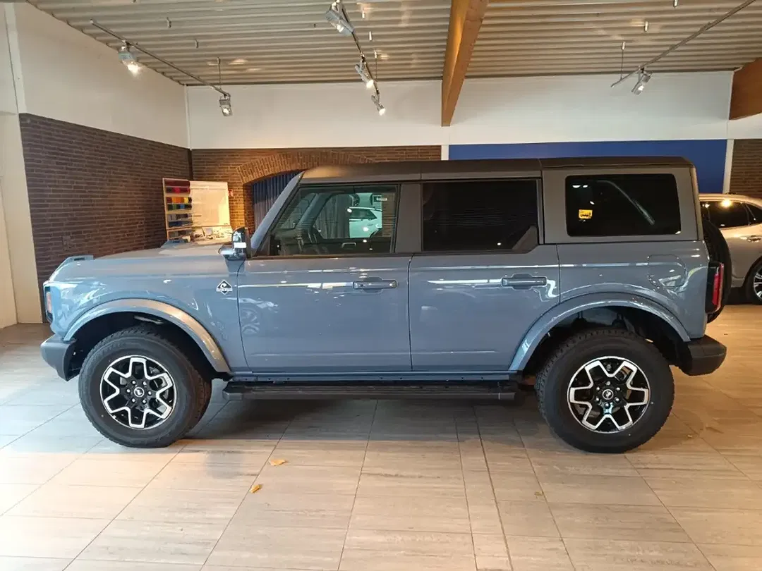 Ford Bronco 4x4 - Thumbnail 3