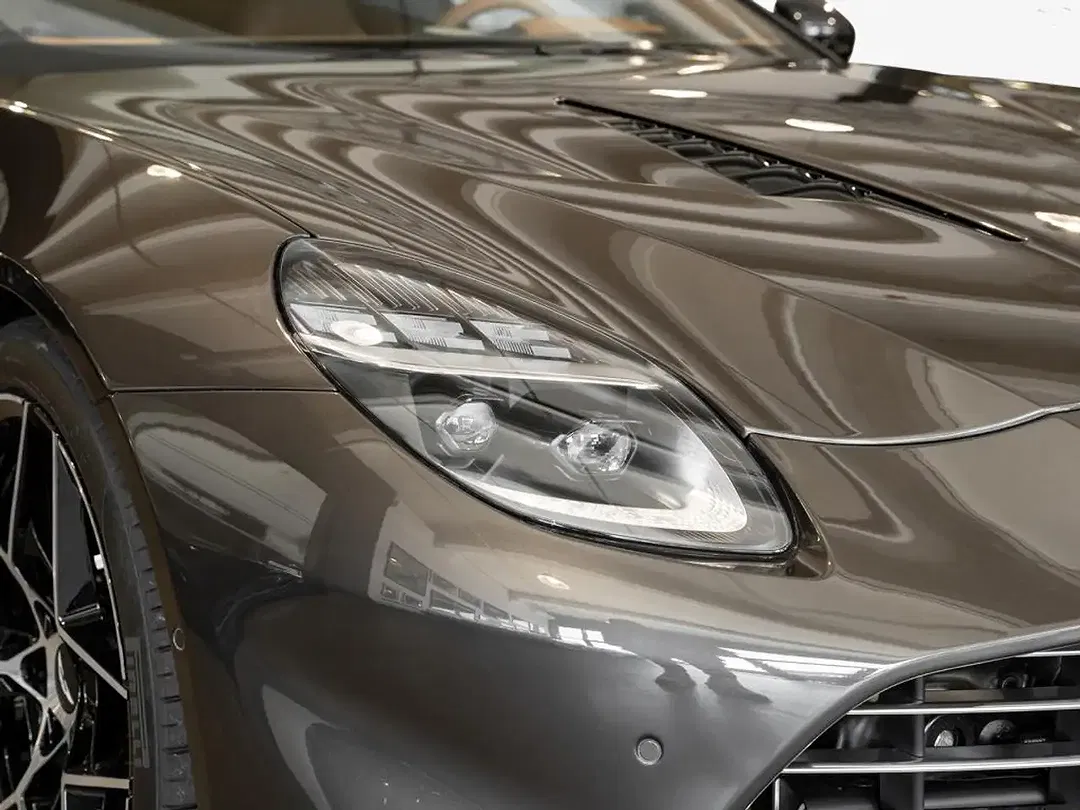 Aston Martin Vanquish Coupe - Thumbnail 14