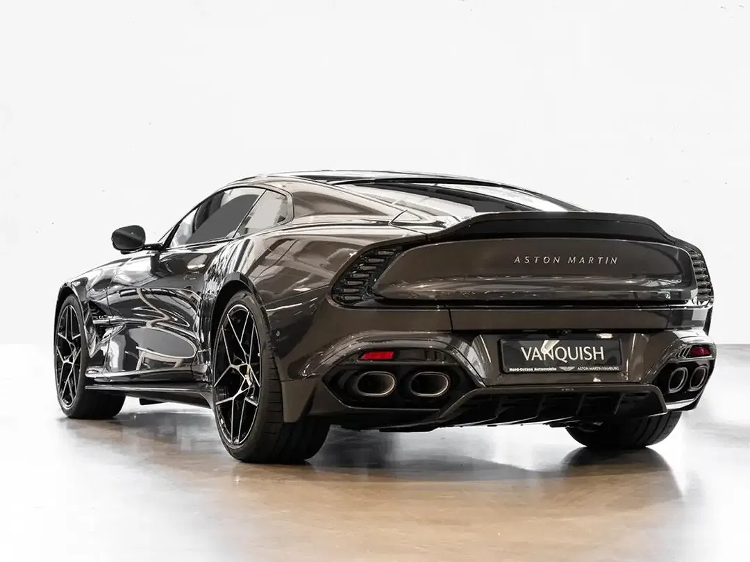 Aston Martin Vanquish Coupe - foto 2