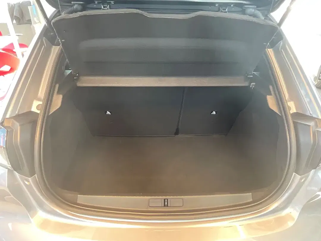 Peugeot 208 136 EV GT - Thumbnail 9