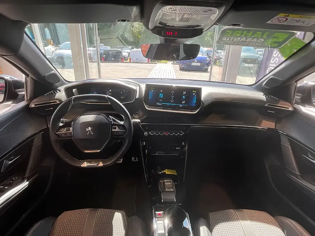 Peugeot 208 136 EV GT - Thumbnail 13