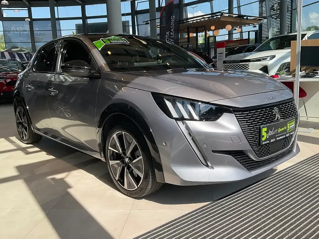 Peugeot 208 136 EV GT - Thumbnail 2
