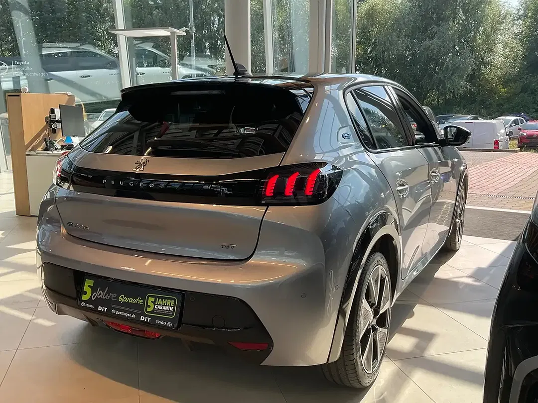 Peugeot 208 136 EV GT - Thumbnail 5