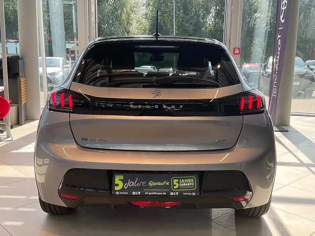 Peugeot 208 136 EV GT - Thumbnail 8