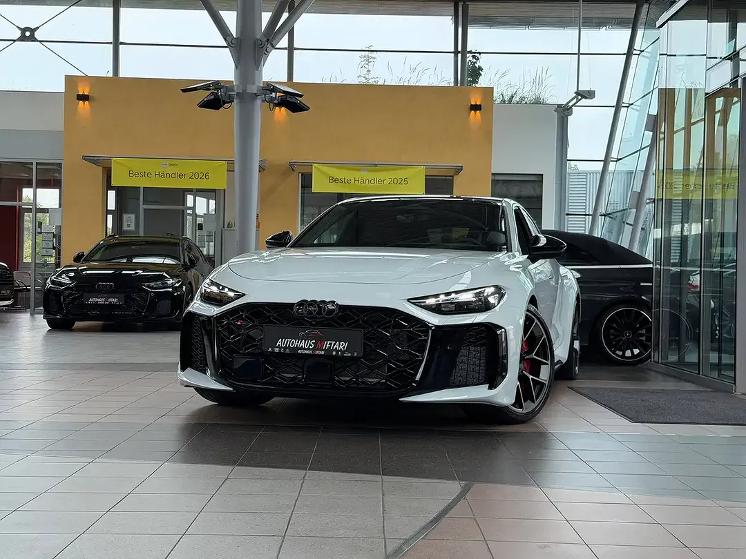 Audi RS5 Pro - foto 1