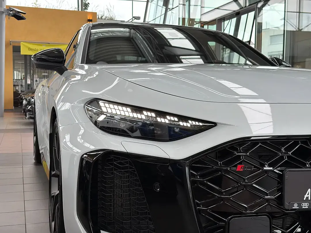Audi RS5 Pro - Thumbnail 10
